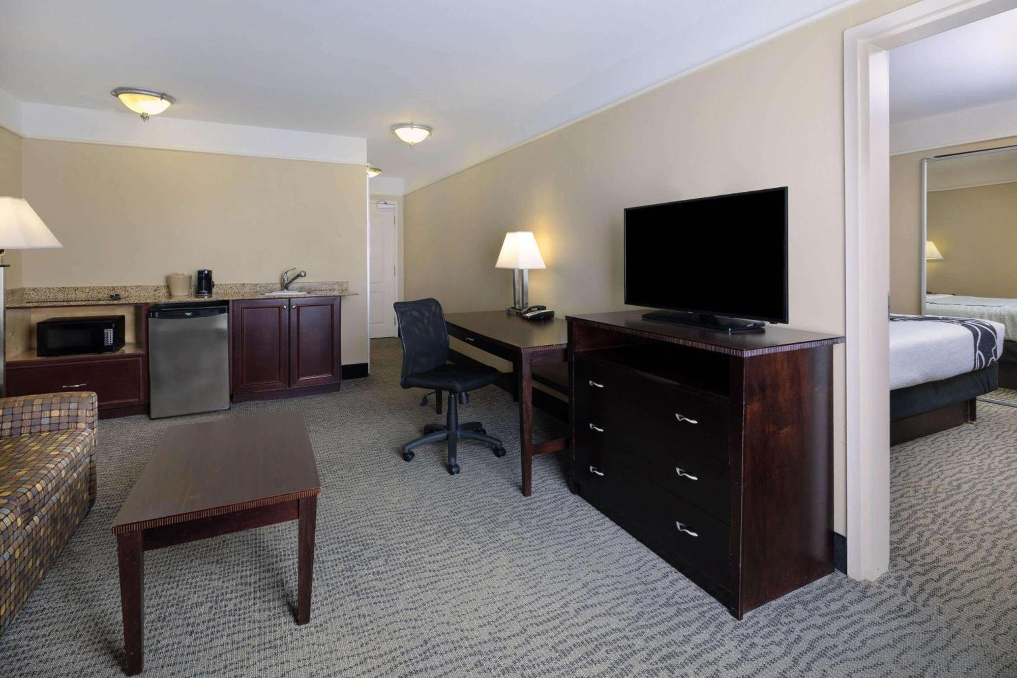 La Quinta By Wyndham Savannah Airport - Pooler Exterior photo